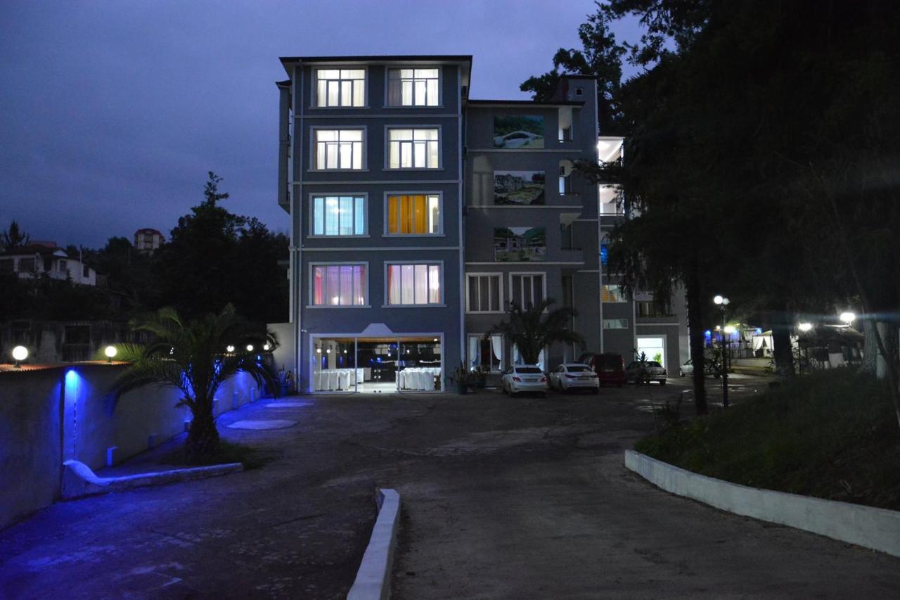 מחינג'אורי Hotel Nine Brothers מראה חיצוני תמונה